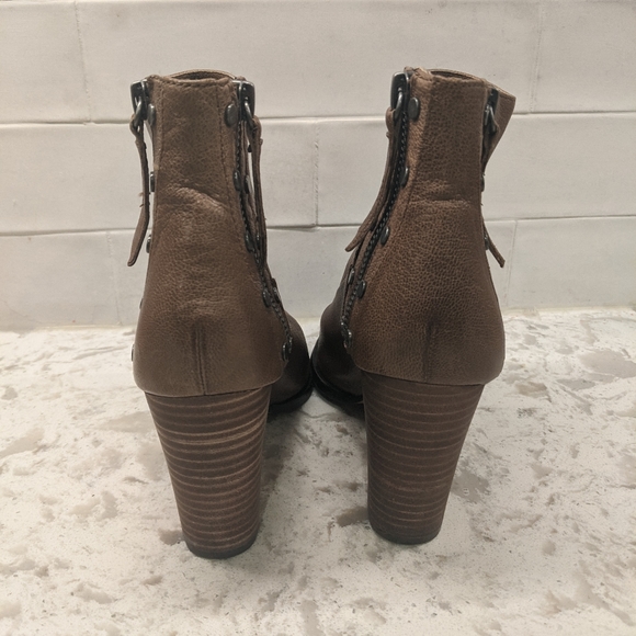 Vince Camuto Brown Boots Booties - Picture 5 of 5